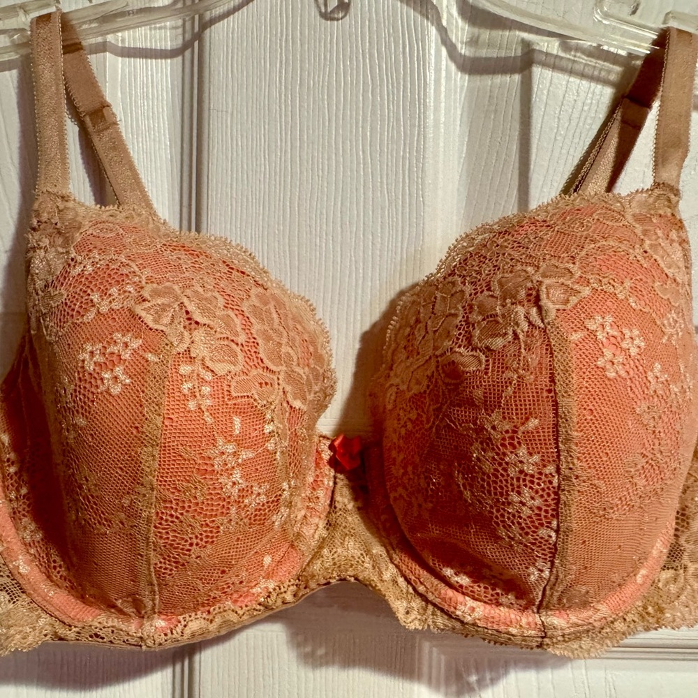 Victoria’s Secret Lace Lightly Lined Demi Bra